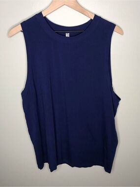 Fabletics Navy Sleeveless Muscle Tank Sz Large